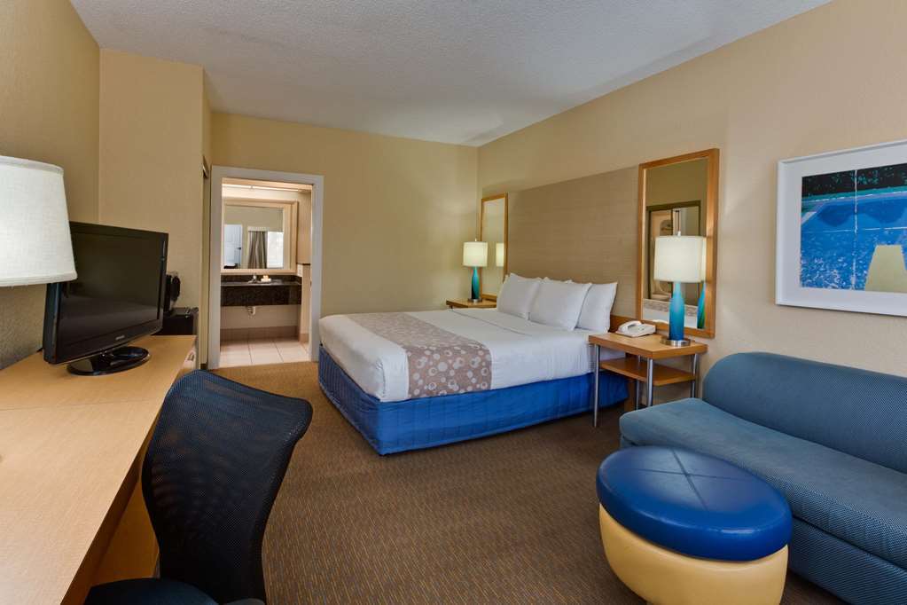 La Quinta By Wyndham Ft. Myers - Sanibel Gateway Hotel Fort Myers Room photo