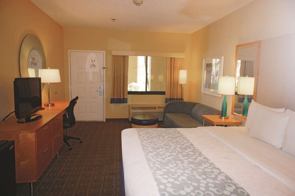 La Quinta By Wyndham Ft. Myers - Sanibel Gateway Hotel Fort Myers Room photo